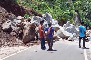 വഴി തടയില്ല; അപകടവും മാറി...