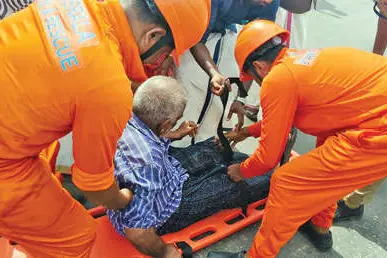 സുനാമി മുന്നൊരുക്കമായി പുറക്കാട്ട് മോക്ഡ്രിൽ