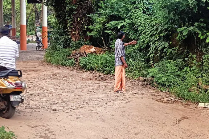 35 മീറ്ററിൽ വഴിമുട്ടി