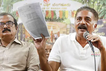 എസ്.ഐ.ആറിനെതിരേ സമരം കടുപ്പിച്ച് പ്രകാശ് രാജ്