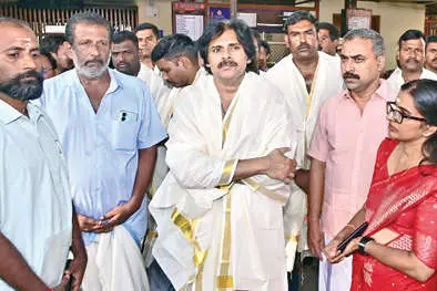 ആന്ധ്ര ഉപമുഖ്യമന്ത്രി പവൻ കല്യാൺ ചെട്ടികുളങ്ങര ദേവീക്ഷേത്രദർശനംനടത്തി