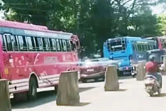 പാപ്പിനിശ്ശേരി-വളപട്ടണം റൂട്ടിൽ കുരുക്ക് മുറുകി