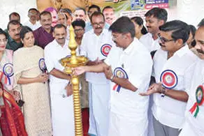 ആവേശത്തിരയിൽ മുറിപ്പാടത്ത് മരമടി