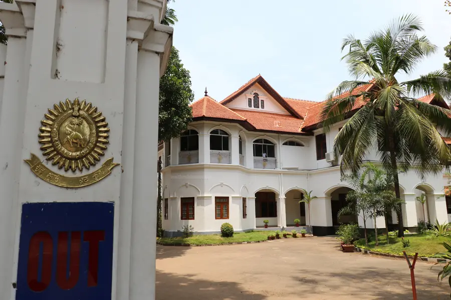 സ്വർണക്കൊള്ള അന്വേഷിച്ച വിജിലൻസ് സംഘത്തെ മാറ്റാൻ അടിയന്തരനീക്കം; ഹൈക്കോടതി നിർദേശം കാറ്റിൽപ്പറത്തി DGP