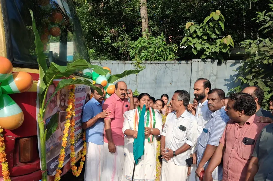 കുരുവട്ടൂർ വഴി കെ.എസ്.ആർ.ടി.സി. പ്രിയദർശിനി സർവീസ് തുടങ്ങി