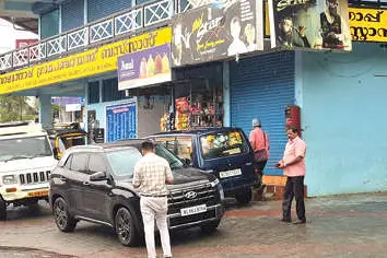 ബസിന് ഇടമില്ലാത്തൊരു ബസ്സ്റ്റാൻഡ്