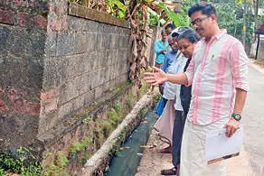 ഓടയിൽ മലിനജലം: വാഴപ്പള്ളിയിൽ ജനജീവിതം ദുരിതപൂർണം