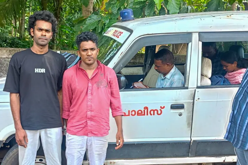 കഴക്കൂട്ടം-കാരോട് ദേശീയപാതയിൽ സ്കൂട്ടർ യാത്രികരിൽനിന്ന് എംഡിഎംഎ പിടികൂടി