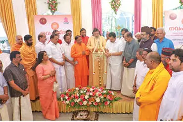 കരുണാകരഗുരു എല്ലാവരെയും ഉൾക്കൊണ്ടു -മന്ത്രി കെ.മുരളീധരൻ