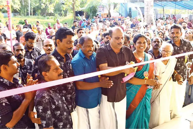 നാടിന്റെ വായനവെളിച്ചമായി തെക്കേക്കര ഗ്രന്ഥശാലമന്ദിരം നാടിനു സമർപ്പിച്ചു