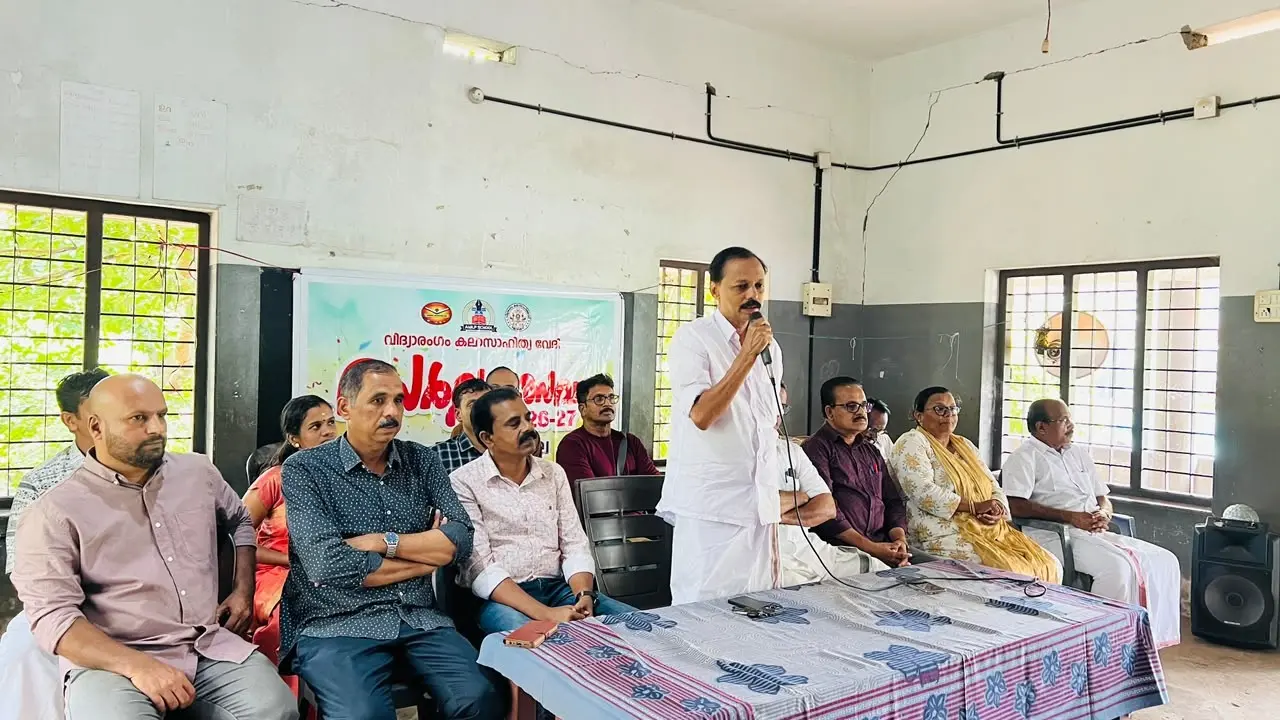 വിദ്യാരംഗം കലാസാഹിത്യവേദി അലനല്ലൂർ മേഖലാ സർഗോത്സവം
ഗ്രാമപ്പഞ്ചായത്ത് പ്രസിഡന്റ് ഹബീബുള്ള അൻസാരി ഉദ്ഘാടനം ചെയ്യുന്നു