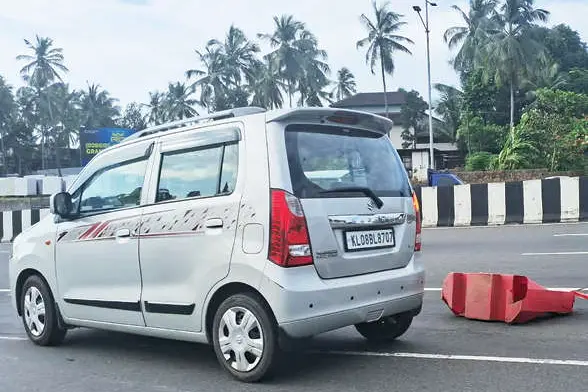 അടച്ചിടൽ പുറത്തായി; അനധികൃത പ്രവേശനത്തിൽ