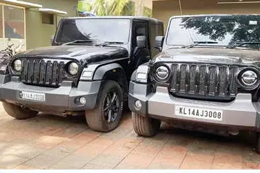 രണ്ട്‌ വാഹനങ്ങൾക്ക് ഒരേ നമ്പർ; വാഹനം പോലീസ് പിടിച്ചെടുത്തു