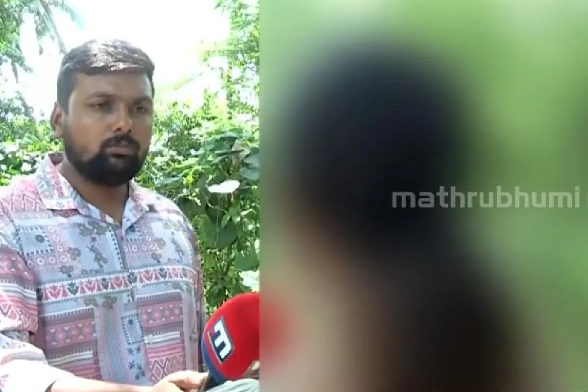 മാതൃഭൂമി ന്യൂസ് പ്രതിനിധി ഗോകുൽ വി.എസ്. കായികതാരത്തോട് സംസാരിക്കുന്നു | Photo: Screengrab/Mathrubhumi News