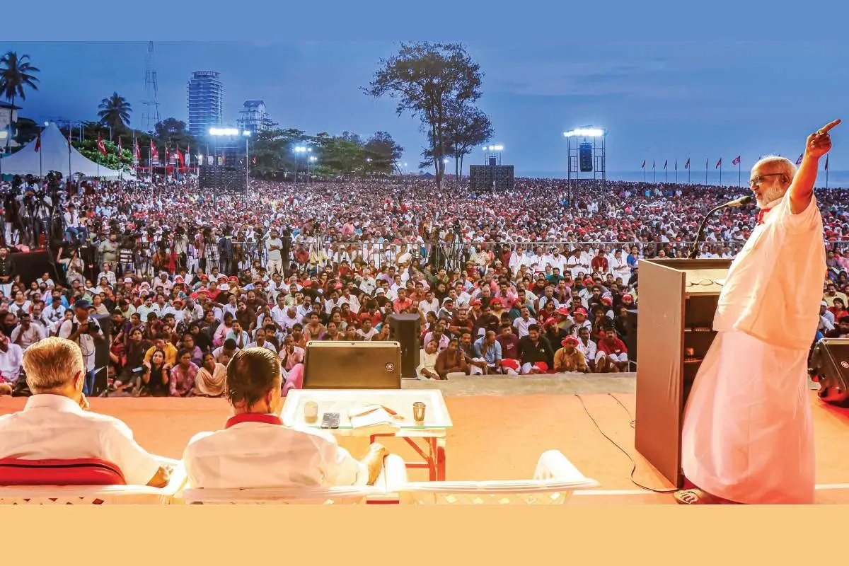 കോഴിക്കോട് കടപ്പുറത്ത് നടന്ന ബഹുജനറാലിയില് സിപിഎം ജനറല് സെക്രട്ടറി എം.എ.ബേബി സംസാരിക്കുന്നു |ഫോട്ടോ: സാജന് വി.നമ്പ്യാര്