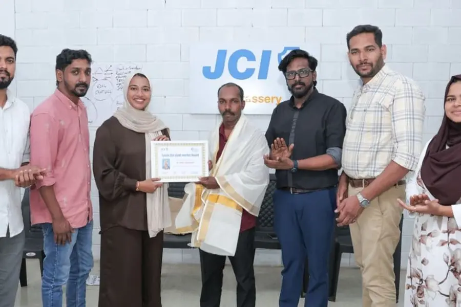 സൈലന്റ് വർക്കർ അവാർഡ് ഷിബു ചെറുവാടിക്ക് സമർപ്പിച്ചു