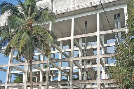കുടിവെള്ളമില്ലാതെ വലഞ്ഞ് ജനം