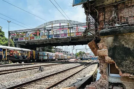 എത്ര വീണാലും പഠിക്കില്ല
