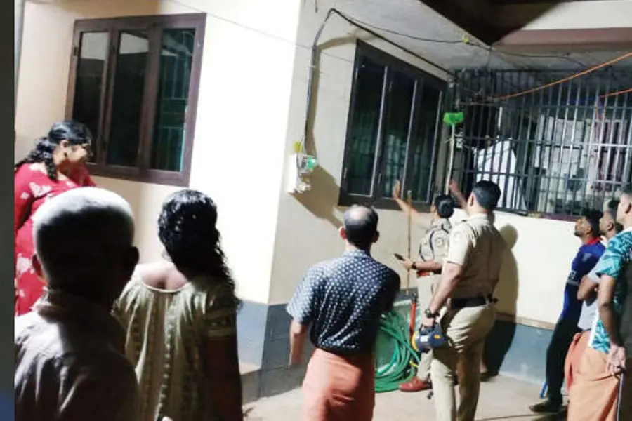 പവർകട്ട് സമയത്ത് പരാക്രമം; കൂകിവിളിയിലും അസഭ്യം പറയലിലും സഹികെട്ട് നാട്ടുകാർ