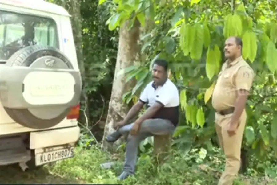ഓപ്പറേഷൻ തൂഫാൻ; എംഡിഎംഎ ഉപയോഗിക്കുന്നതിനിടെ തൊടുപുഴ മുൻ നഗരസഭ ചെയർമാൻ സനീഷ് ജോർജ് പിടിയിൽ