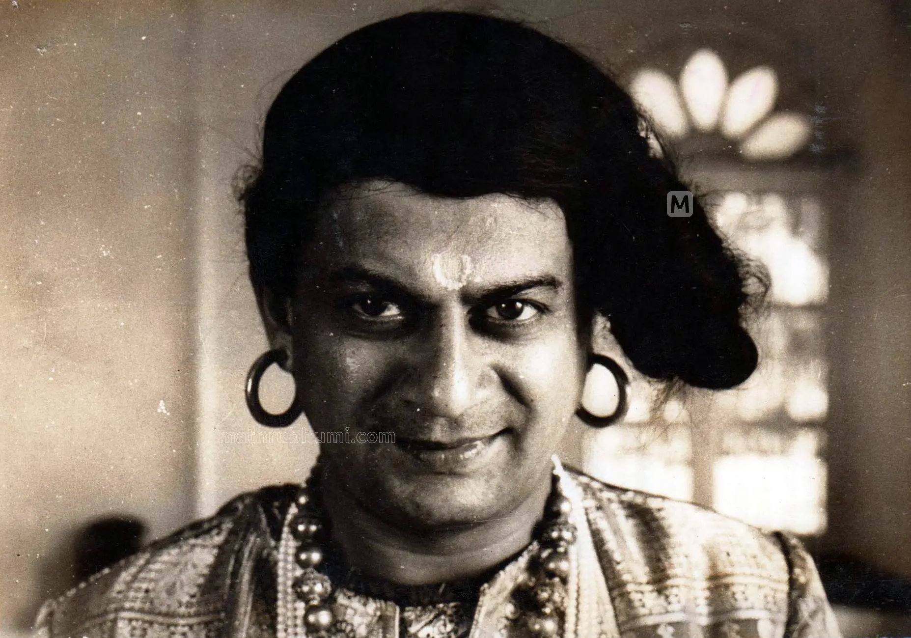 അനന്ത് നാഗ് സ്വാതിതിരുനാളിന്റെ വേഷത്തിൽ
