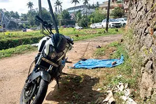 യുവാവിനെ കത്തിച്ച സംഭവം: നടുക്കം മാറാതെ പിറവം