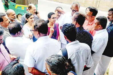നീലേശ്വരം ഹൈവേയിൽ ആധുനിക മീൻമാർക്കറ്റ്