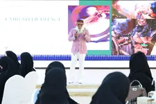 ഇമറാത്തി വനിതകൾക്ക് സുഗന്ധത്തിന്റെ പാഠവുമായി യൂസുഫ് ഭായ്; അറബ് സുഗന്ധപാരമ്പര്യത്തിൽ മലയാളി കൈയൊപ്പ്
