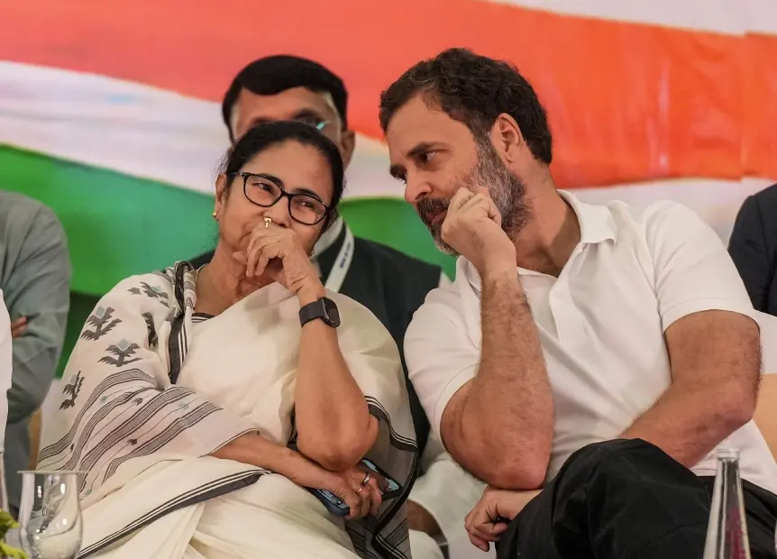 രാഹുൽ ഗാന്ധി, മമതാ ബാനർജി | Photo:PTI