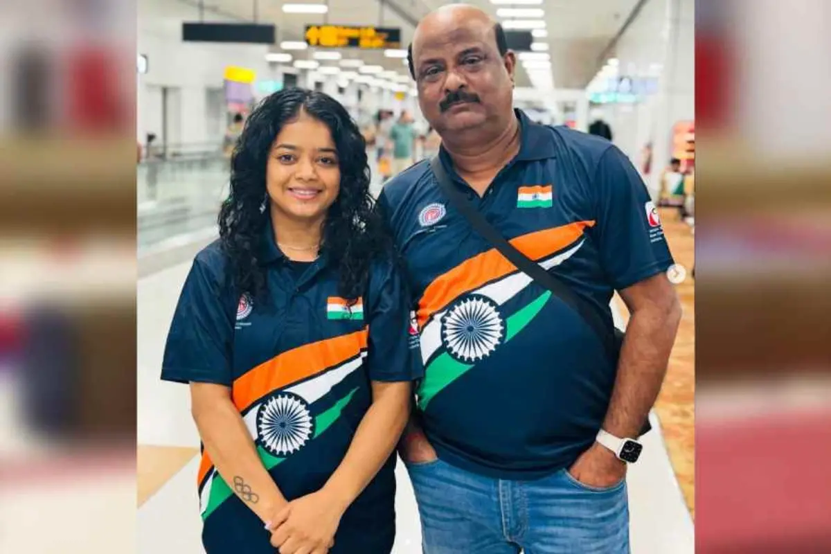 ഇന്ത്യന് ജിംനാസ്റ്റിക് താരം പ്രണതി നായിക്കും പരിശീലകന് അശോക് മിശ്രയും | Photo: x.com/NewsArenaIndia/
