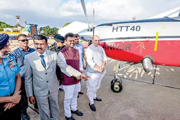 തേജസ് പരിശീലന വിമാനങ്ങളും ധ്രുവ് ഹെലികോപ്റ്ററും സേനയ്ക്ക് കൈമാറി