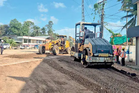 ഓച്ചിറ കെട്ടുത്സവം ദേശീയപാതയിലെ തടസ്സങ്ങൾ മാറ്റിത്തുടങ്ങി
