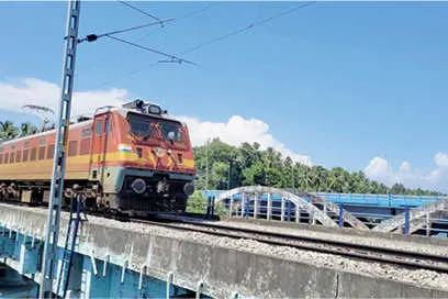 മൂരാട് പുതിയ റെയിൽവേപാലത്തിലൂടെ തീവണ്ടികൾ ഓടിത്തുടങ്ങി