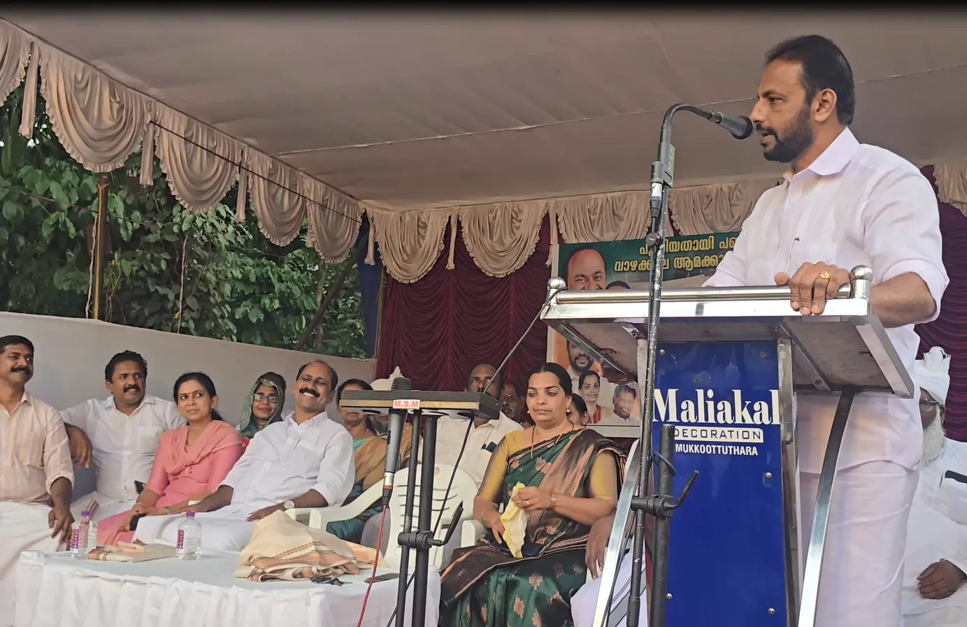 പാലത്തിന്റെ ഉദ്ഘാടന ചടങ്ങില് സംസാരിക്കുന്ന പൂഞ്ഞാര് എംഎല്എ സെബാസ്റ്റ്യന് എം.ജെ