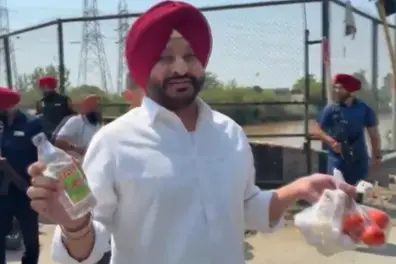 Liquor bottle, eggs, tomatoes: Ravneet Bittu detained during protest against CM Mann