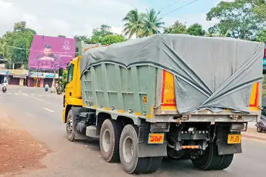 മാവേലിക്കര-പന്തളം റോഡ് കുരുതിക്കളമാകുന്നു