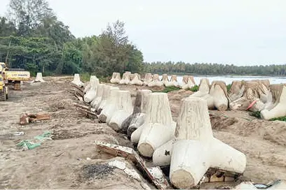 ചേറ്റുവ അഴിമുഖം: പുലിമുട്ട് നവീകരണത്തിന് 3,000 ടെട്രാപോഡുകൾ