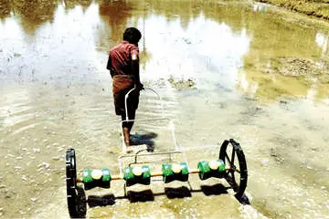 കോട്ടയ്ക്കപ്പാടത്ത് പുതിയ രീതിയിൽ വിതയ്ക്കൽ