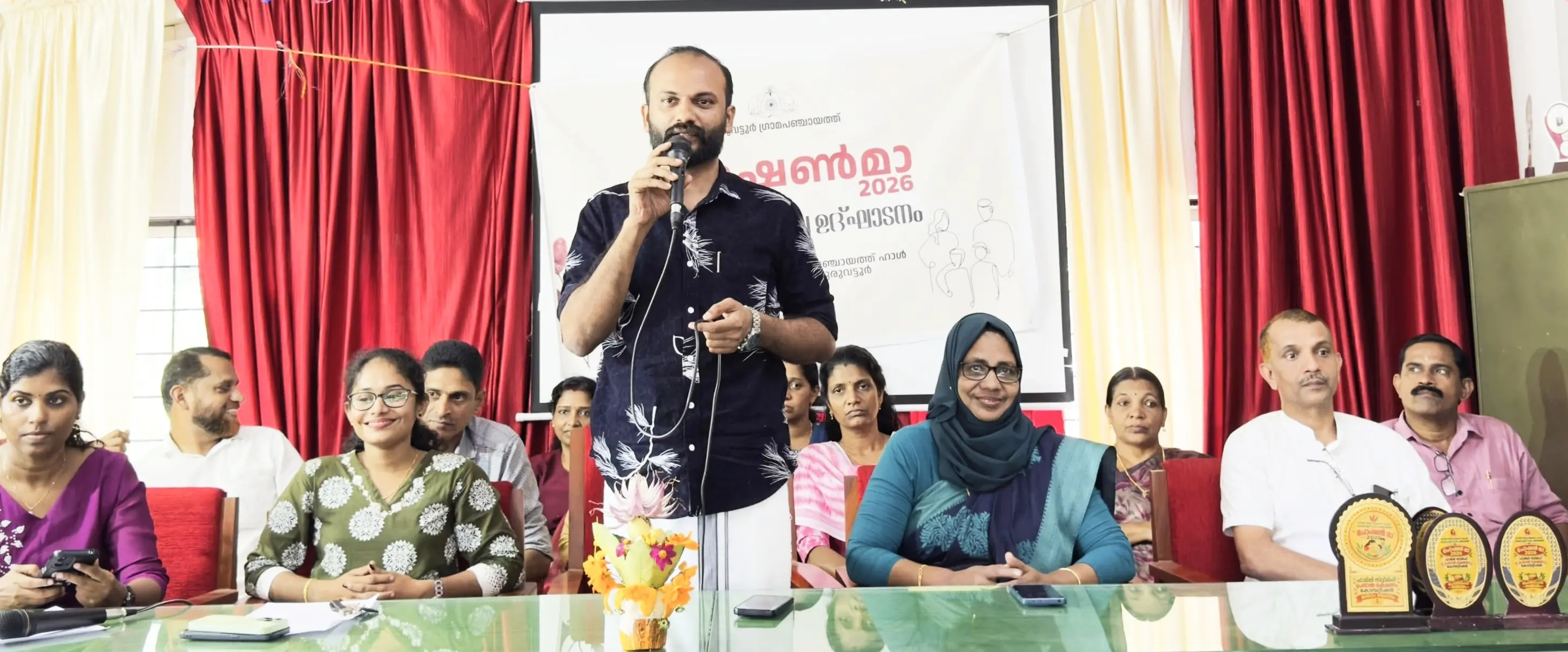 'പോഷൺ മാ'  കുരുവട്ടൂർ
ഗ്രാമപ്പഞ്ചായത്ത് തല ഉദ്ഘാടനം പ്രസിഡൻറ് നൂറുദ്ദീൻ ചെറുവറ്റ നിർവഹിക്കുന്നു