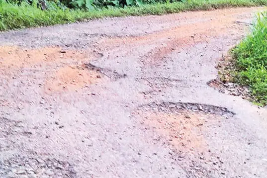ചന്ദനക്കാംപാറ-കാഞ്ഞിരക്കൊല്ലി റോഡിൽ യാത്ര ദുഷ്കരം