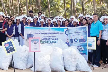 വലിയപറമ്പ് ബീച്ച് ശുചീകരിച്ചു