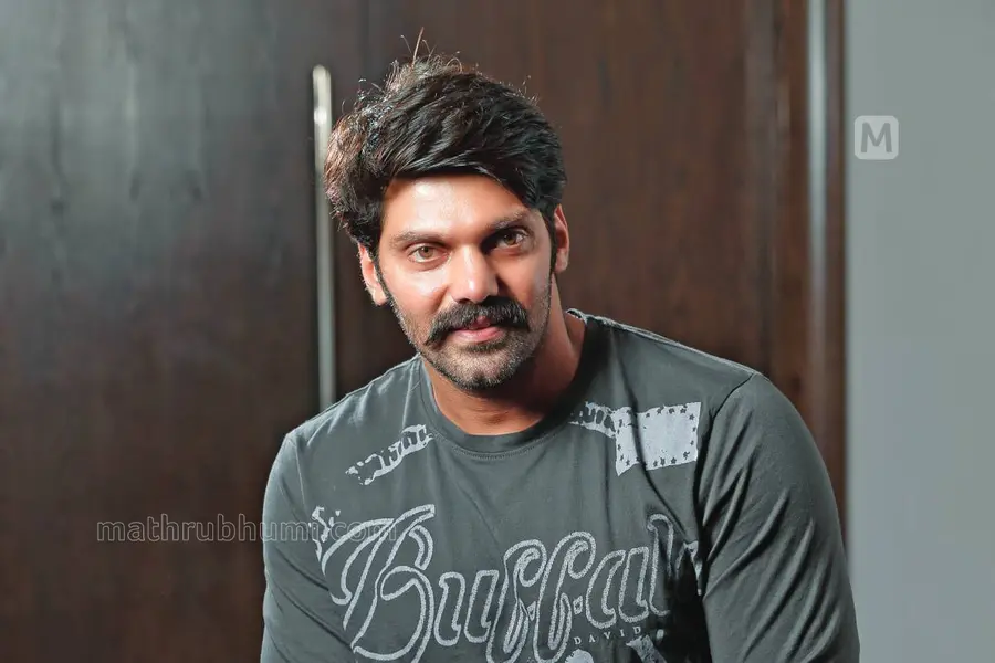 Arya Vettuvam Movie