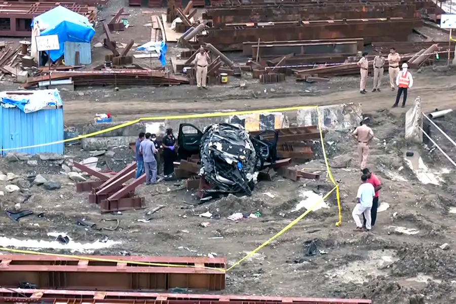 3 Killed as Speeding BMW Plunges Off Mumbai Coastal Road