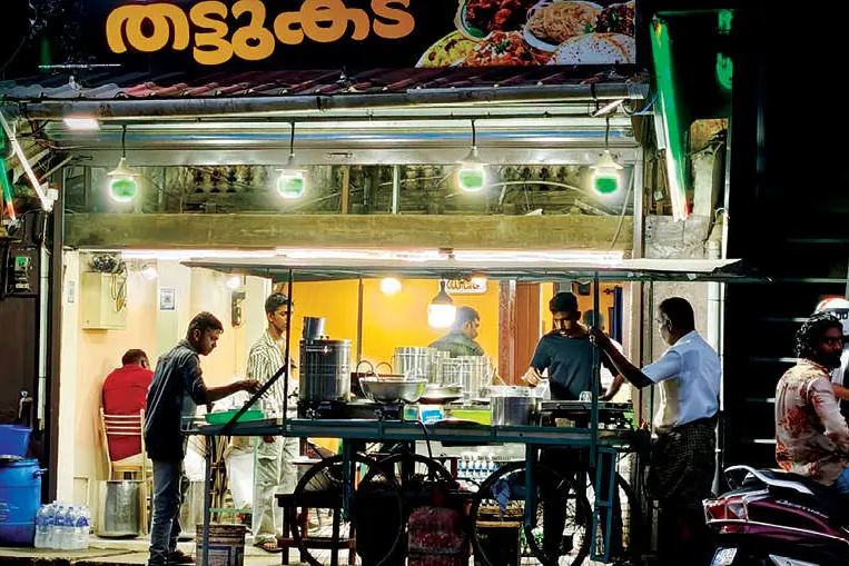 തൊടുപുഴയുടെ രാത്രി ലോക്കായി