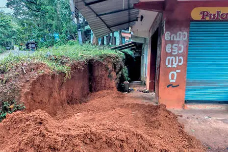 ശാസ്താംകോട്ട ദേവസ്വംഭൂമി കൈയേറാൻ ശ്രമം കെട്ടിടം ഉടമ അറസ്റ്റിൽ