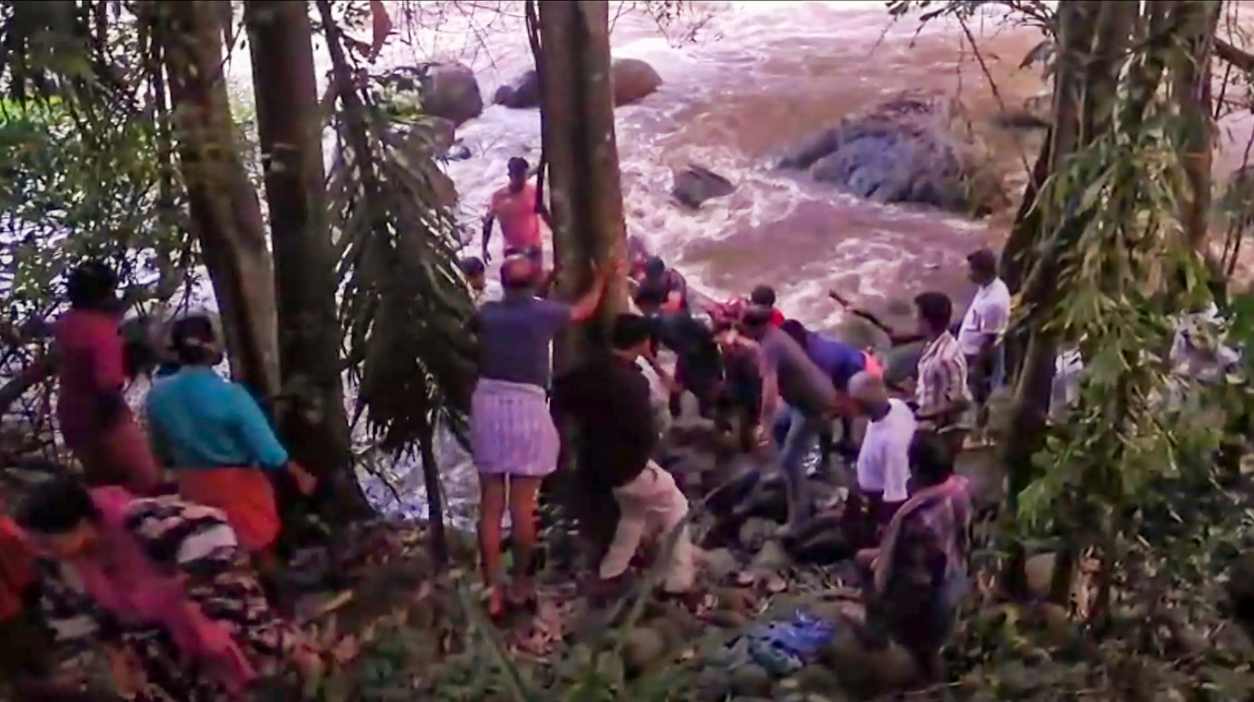 Rescue personnel conduct operations after a flash flood in Kottappuzha allegedly swept away seven people, in Malappuram district, Keralam.| Photo: PTI