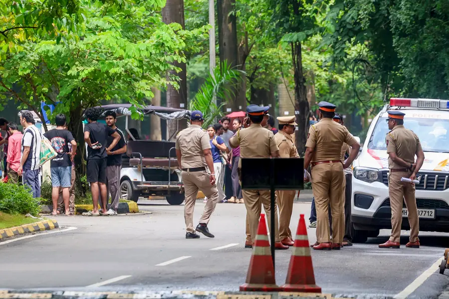 ഐഐടി ബോംബെയിലെ വിദ്യാർഥിയുടെ മരണം: സമരക്കാരുടെ 18 ആവശ്യങ്ങൾ അംഗീകരിച്ച് ഡയറക്ടർ, അന്വേഷണം ക്രൈംബ്രാഞ്ചിന്