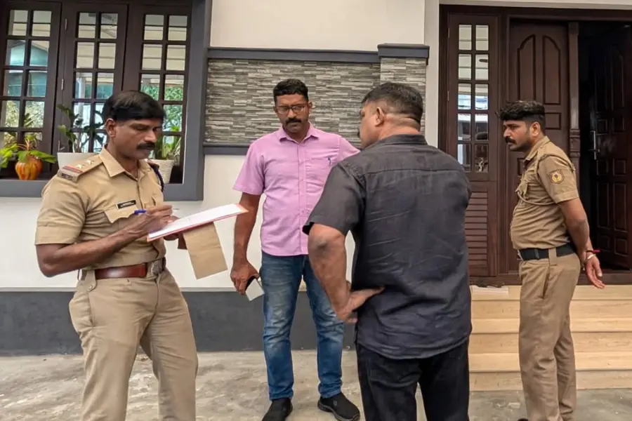 Burglary in Thrissur: 55 Sovereigns of Gold Stolen from House