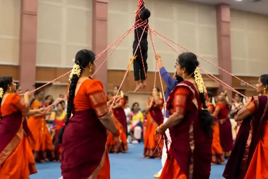 ബഹ്റൈൻ കേരളീയ സമാജത്തിൽ നടത്തിയ ചരടുപിന്നിക്കളി വിവാദത്തിൽ; പിന്നാലെ വിശദീകരണവുമായി സമാജം