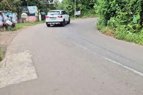 വിളത്തൂരിലെ അപകടവളവ്; സുരക്ഷയൊരുക്കണം എത്രയുംപെട്ടെന്ന്